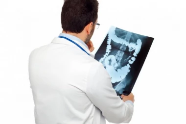 RAZBIJENA ZABLUDA O KOKIČASTIM PLUĆIMA Objavljeno novo istraživanje britanske zdravstvene službe!