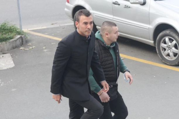 UROŠ ĆERTIĆ PONOVO NA SUDU! Bivši zadrugar przinao da je MLATIO PIŠTOLJEM u banci, a evo šta ga sada čeka!