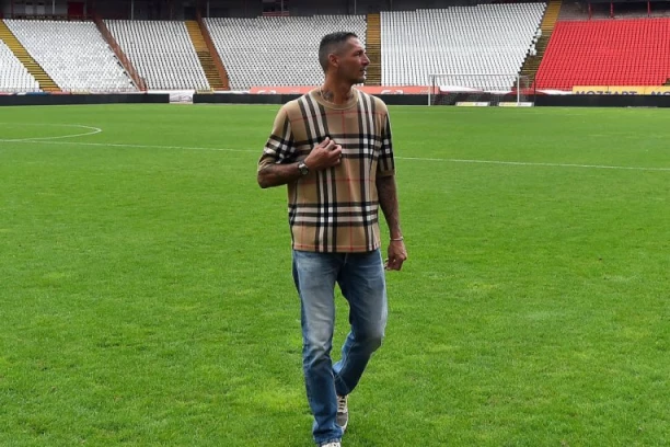 ISPOVEST MATERACIJEVE MAJKE: Evo zašto je bratanac legendarnog Marka odabrao da igra za Srbiju! (FOTO)