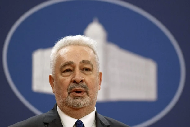 KRIVOKAPIĆ OSNIVA DEMOHRIŠĆANSKI POKRET: Objavio datum predstavljanja!