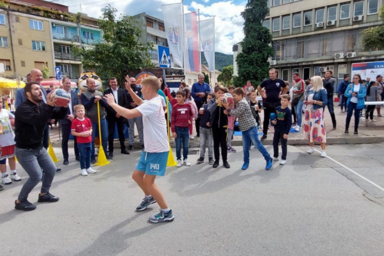 Mali sajam sporta u Vlasotincu