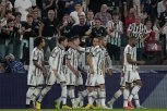 ON NE MOŽE DA BUDE, NITI JE BIO LIDER! Novi udar navijača Juventusa: Sveta žrtva, smešno i URNEBESNO (FOTO)