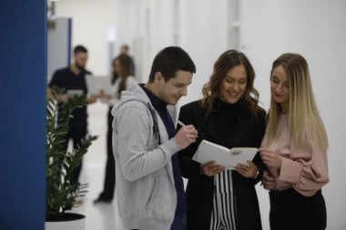 Ministarstvo odbrane raspisalo konkurs za dodelu studentskih stipendija! Do ovog datuma morate da se prijavite, a ovde možete proveriti da li ISPUNJAVATE USLOVE!