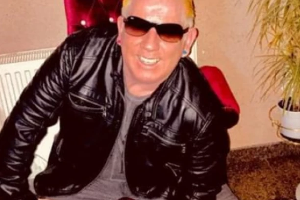 Pravo ime DJ Krmka malo ko zna, a jedan je od obrazovanijih pevača: Pevač krije prošlost kao zmija noge, ovo je njegova BOGATA BIOGRAFIJA!