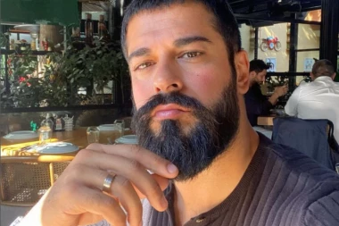 Pojavile se GOLE SLIKE Bali Bega: Najpoželjniji glumac pokazao izvajano telo, devojke odlepile za njim!