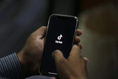 TIK TOK IZAZOV ODNEO ŽIVOT DETETA! Pored tela dečaka pronađena OVA SUPSTANCA: Sahranila sam svog sina zbog ovoga! (VIDEO)