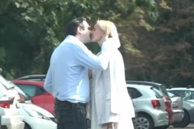 UHVAĆENI Marija Veljković i Rastko Janković! Glumac i voditeljka u javnosti RAZMENJUJU NEŽNOSTI! (FOTO)