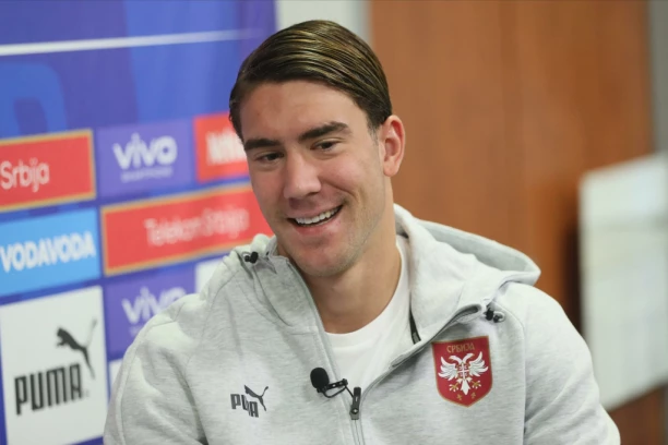 U KATARU ŠTA BUDE BIĆE... Vlahović otvorio dušu: Rano je prilčati o Mitrovom rekordu, SANJAO sam da igram na Mundijalu (VIDEO/FOTO)