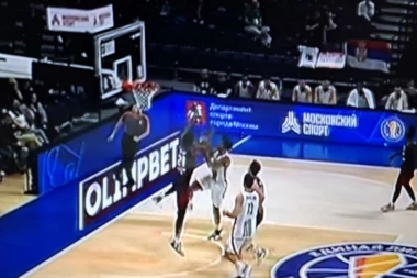 KOMENTATORSKA BOMBA! "Arena" zadala još jedan UDARAC "Sportklubu" - dobro poznato ime prenosi meč Lokomotiva - Partizan!