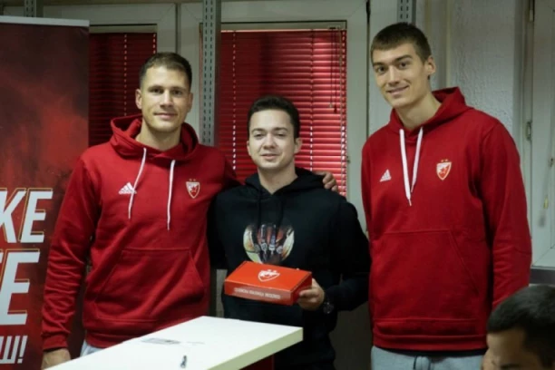 Kupi sezonsku do prve utakmice, pobedi u nagradnoj igri i putuj sa Zvezdom!