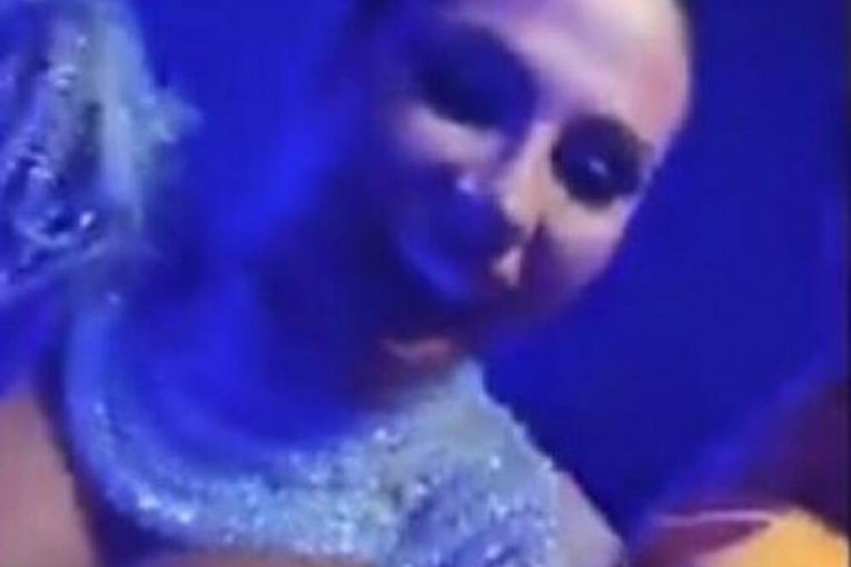 Sandra Afrika pokazala nove silikone