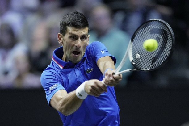 Kanađanin drži tenisku lekciju Novaku u Londonu! (UŽIVO)