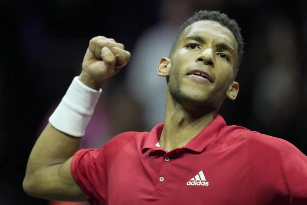 FELIKS SE RAZGOROPADIO: Kanađanin ZAUSTAVIO Novaka, pa ZAGRMEO!