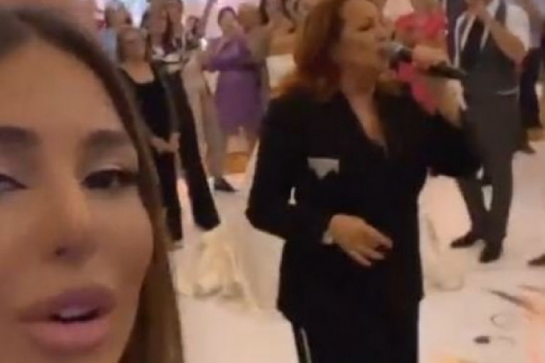 Atmosfera na venčanju Mihajla i Marine