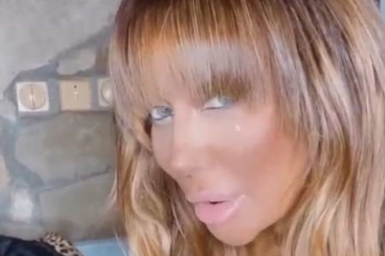 Ana Nikolić pokazala novu frizuru