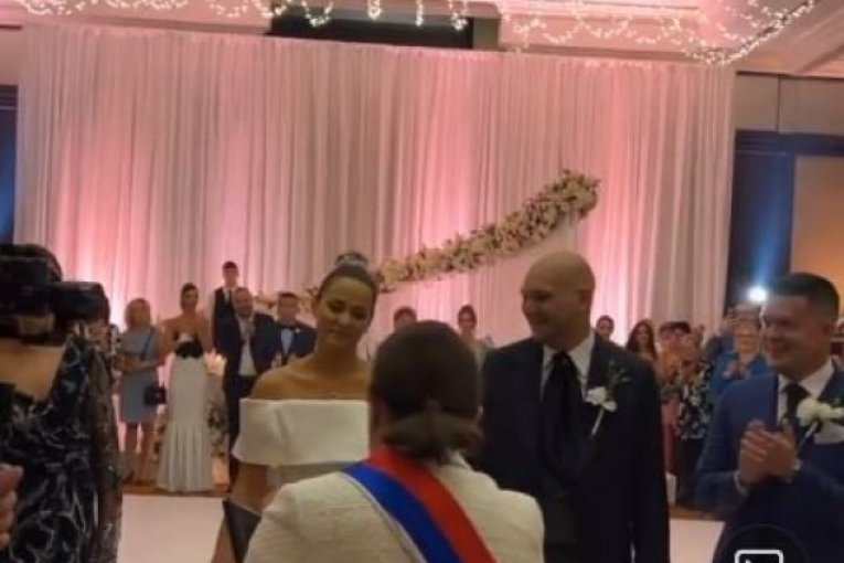 Isplivale fotografije građanskog venčanja  Mihajla i Marine
