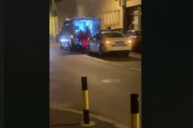 UŽAS NA KARABURMI: Devojka pokušala da izvrši samoubistvo! (VIDEO)