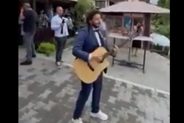 O OVOJ SVADBI IZ GORNJEG MILANOVCA BRUJI SRBIJA: OVAKO je mladoženja došao po mladu, svatovi SVE snimili! (VIDEO)