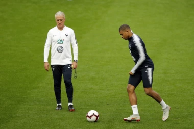 DEŠAN POSLAO PORUKU TRENERU PSŽ-A: Smanji Mbapeu minutažu!