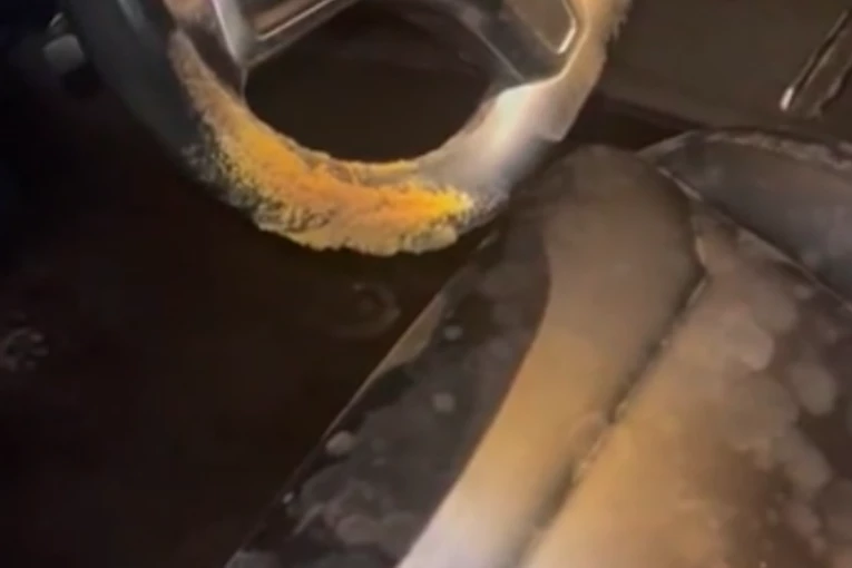 OVAKO NEŠTO SE NE VIĐA SVAKI DAN: Parkirao automobil u garaži, a kada se mesec dana kasnije vratio po njega - ZATEKAO JE ODVRATAN PRIZOR (VIDEO)