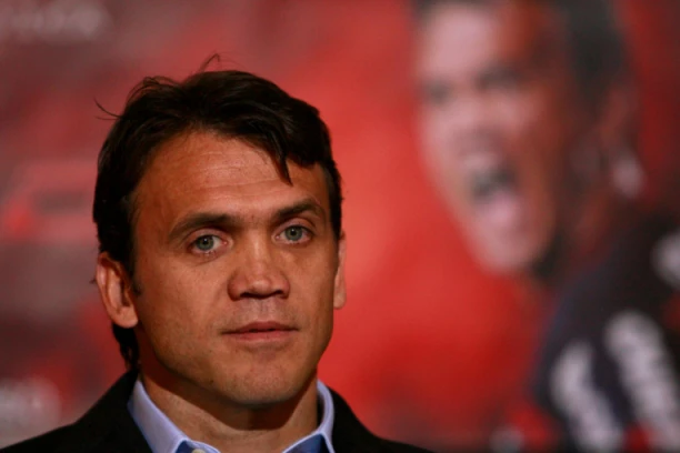 KAD SE RAMBO VESELI: Nekadašnji fudbaler Zvezde priredio šou na venčanju kćerke! (FOTO GALERIJA, VIDEO)