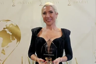 Jovana Jeremić dobila značajno PRIZNANJE! Voditeljka održala GOVOR koji je zamislio mnoge: Krivi su oni koji su SLABI! (VIDEO)