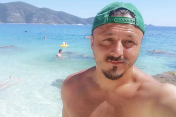 Povukao se iz javnosti i BORIO se sa ozbiljnim životnim PROBLEMIMA! Pevač otkrio kakva ga je SUDBINA zadesila!