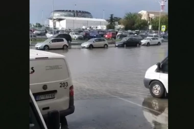 NA AERODROMU ''NIKOLA TESLA'' VODA KULJA NA SVE STRANE (VIDEO)