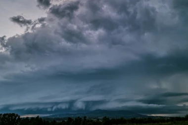 U NAREDNA DVA SATA STIŽU PLJUSKOVI SA GRMLJAVINOM! Najnovije upozorenje RHMZ