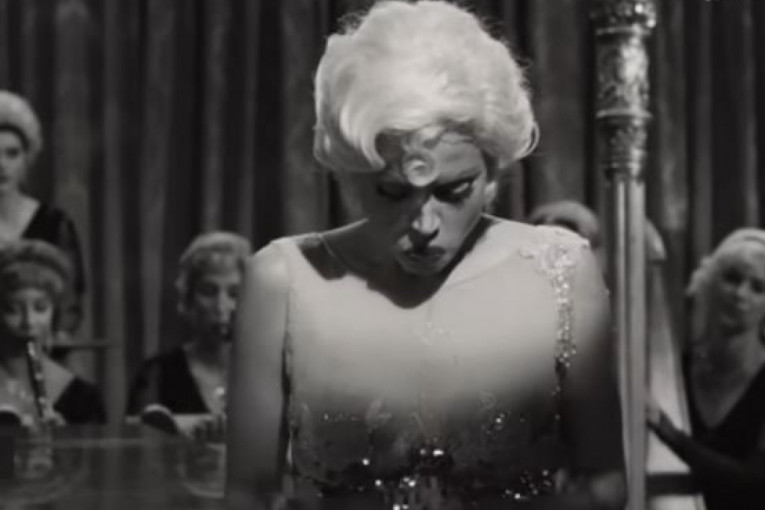 Scene iz filma "Plavuša"