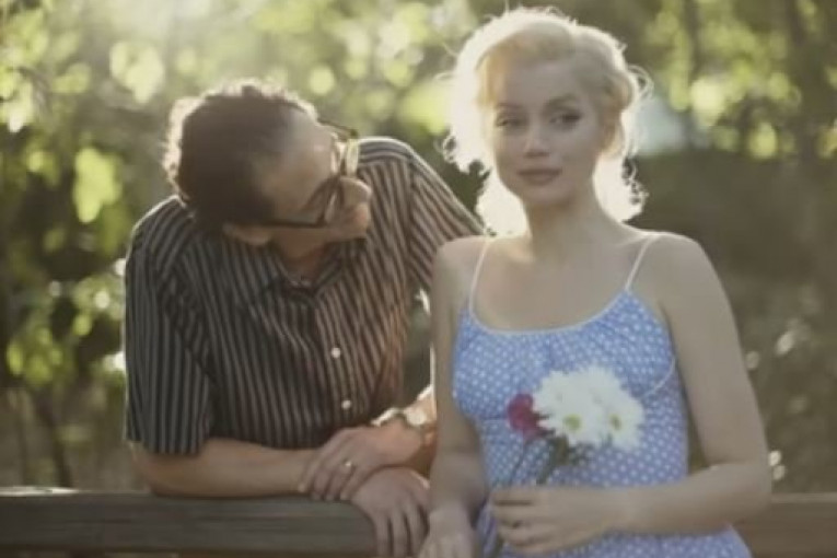 Scene iz filma "Plavuša"