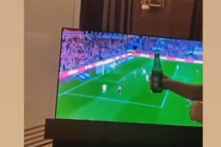 Đani slavi pobedu naših fudbalera