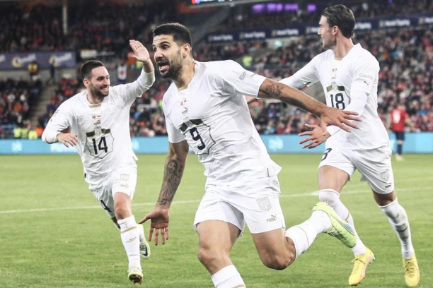 SRBIJU POGLEDALA SREĆA: "Orlovi" idu u komšiluk, Piksijevi izabranici dobili fenomenalnu grupu u kvalifikacijama za Euro!