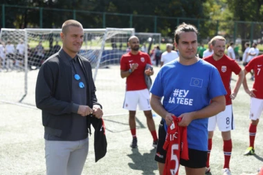 Žene, muškarci, deca... Svi su igrali turnir "Diplomate za decu" i pomogli Tiršovoj