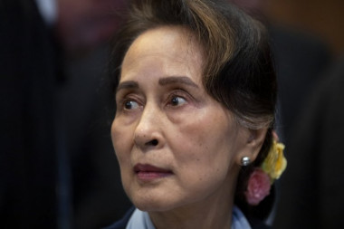 DOBITNICA NOBELOVE NAGRADE ZAVRŠILA U ZATVORU: Bivša liderla Mjanmara osuđena na 3 godine robije