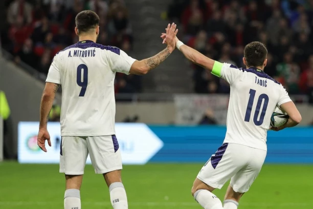 ŠVAJCARAC NAVIJA ZA SRBIJU: Predstavnici FIFA i UEFA poželeli sreću "Orlovima" u Kataru