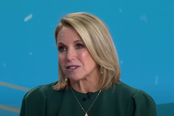 Poznata voditeljka BOLUJE od OPAKE BOLESTI: Tužnu vest saznala na GODIŠNJICU BRAKA sa suprugom! (FOTO)