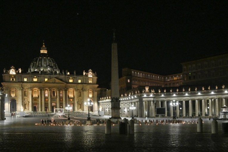 JOŠ JEDAN BISKUP ZLOSTAVLJAO DEČAKE: Horor priče iz Vatikana!