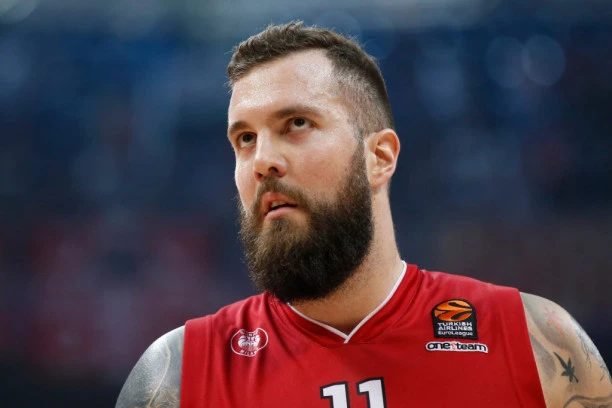 Šta se sve desilo otkako je Raduljica poslednji put igrao Evroligu: Obradović doneo istoriju Feneru, Mačvanov oproštajni ples, slavlje Klivlenda i Ronaldovog Portugala (FOTO)