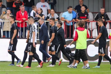 PARNI VALJAK U NEŽELJENOM DRUŠTVU: Partizan kao Barselona i reprezentacija Švajcarske! (VIDEO)