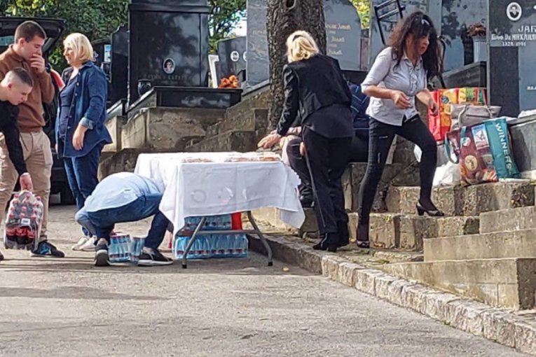 Gordana Zdravković na Centralnom groblju 