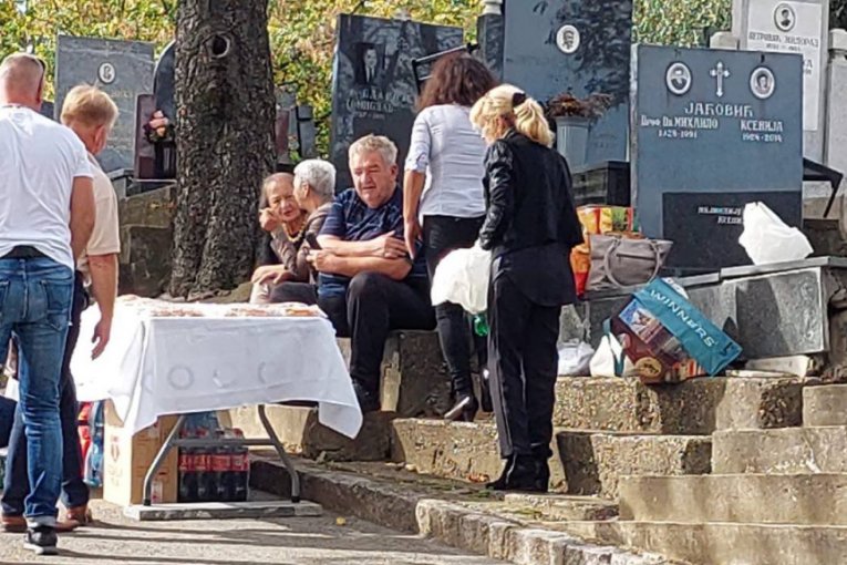 Gordana Zdravković na Centralnom groblju 