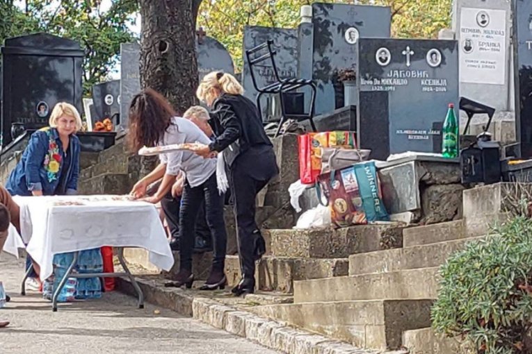 Gordana Zdravković na Centralnom groblju 