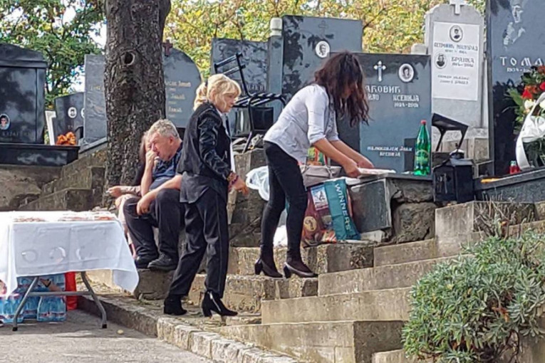 Gordana Zdravković na Centralnom groblju 