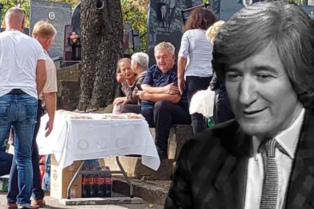 ONA je prva došla na GROB Tome Zdravkovića: Žena u crnom pripremala je sve za početak POMENA legendarnom pevaču, evo o kome je reč (FOTO)