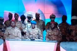 TRAORE SMENIO ANRIJA! Puč u afričkoj državi, vojska svrgnula predsednika! (FOTO)