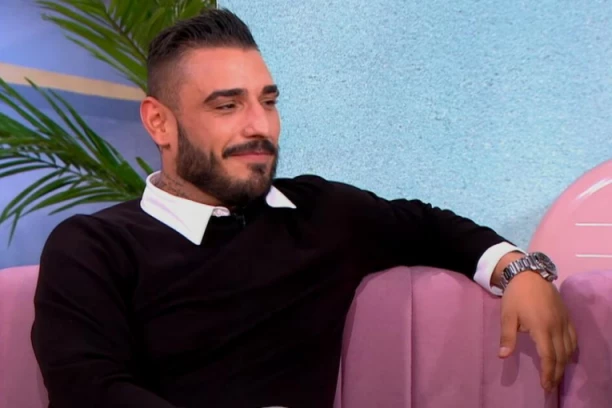 Darko Lazić MISTERIOZNO nestao: Pevač se nije pojavio na zakazanom nastupu, šuška se da ga čuva ŽESTOKI MOMAK!