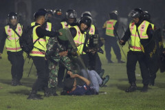 Smenjen šef policije nakon katastrofe u Indoneziji! (VIDEO)