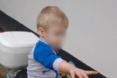 OVO JE DEČAK KOJI JE NASTRADAO U POŽARU U BAČKOM PETROVCU: Ostavili ga samog jer je njegov brat bio povređen! (FOTO)