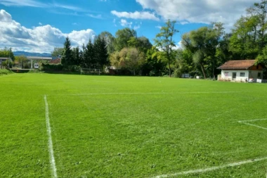 TRI BODA OSTAJU U TOBOLCU: Orlovi drže priključak za liderom!